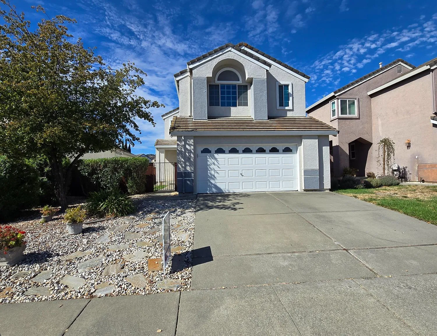 3 bed, 1629 sqft, $3,200 — Photo 1