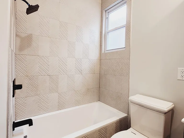 112 Duncan Ave #1C — Photo 5