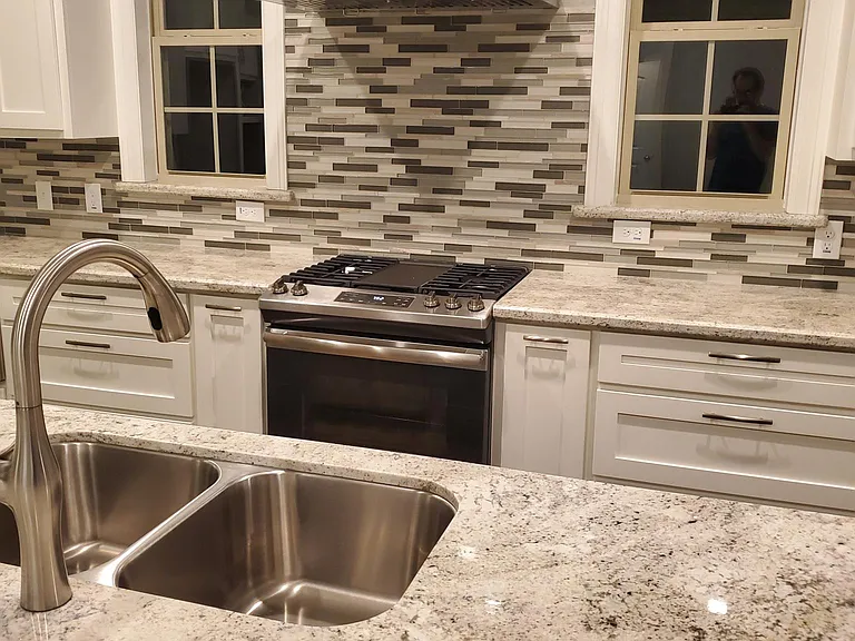 6460 Bell Pointe — Photo 1