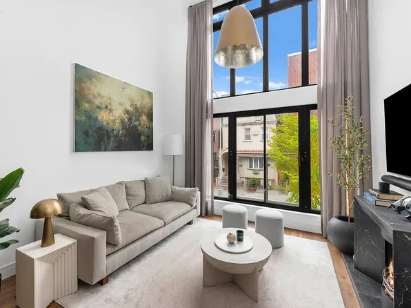 273 Manhattan Ave APT 2C, Brooklyn, NY 11211