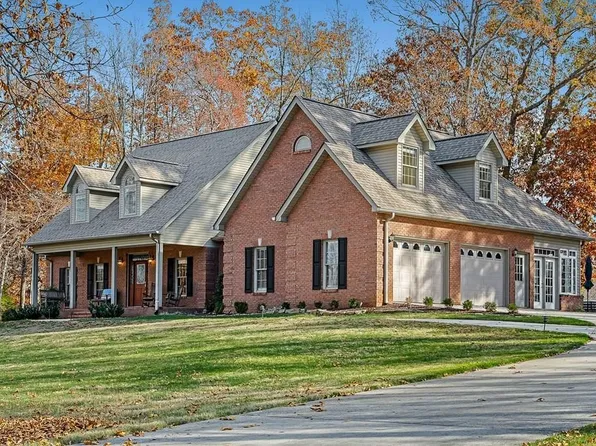 4450 Bear Lake Rd, Cookeville, TN 38506