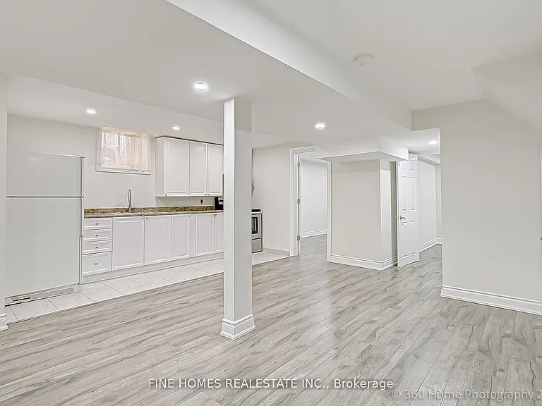 132 Purcell Cres #LOWER — Photo 2