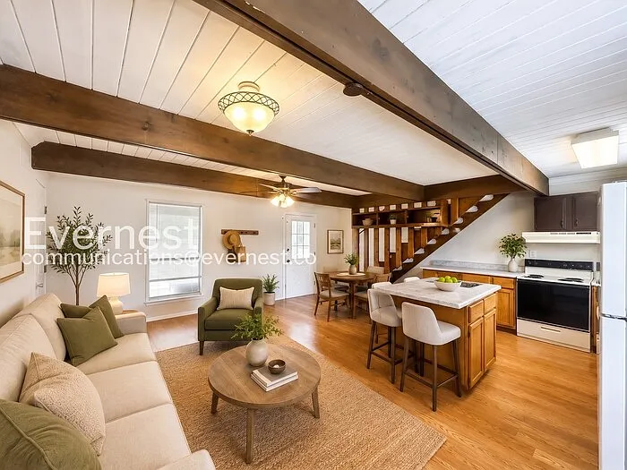 801 W Navarro St #A — Photo 4
