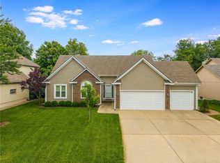 418 SW Brielle Ln, Lees Summit, MO 64082