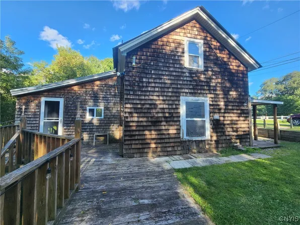 21 Maple Ave, Antwerp, NY 13608