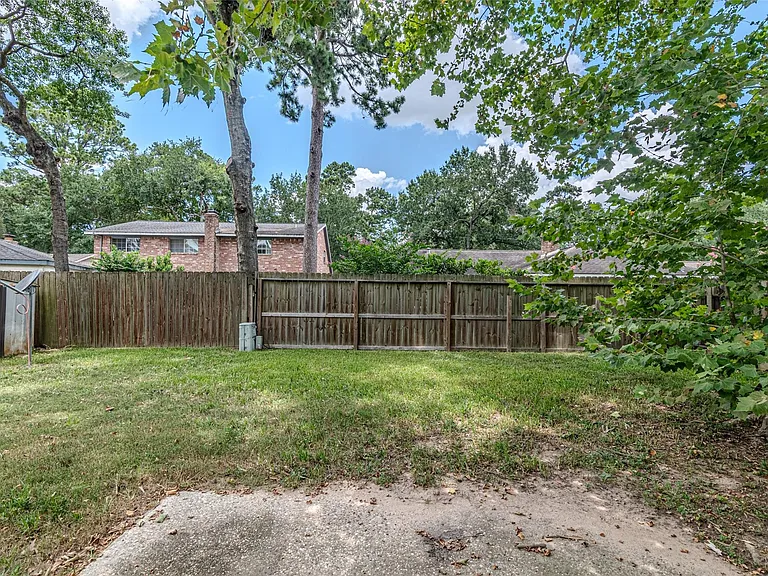 9702 Birsay St — Photo 25