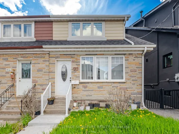 2000 Dufferin St, Toronto, ON