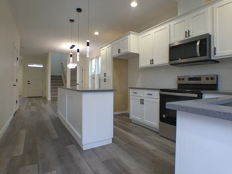 528 S 7th St — Photo 3