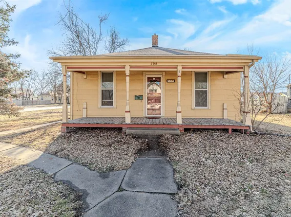 505 W 8th St, Junction City, KS 66441