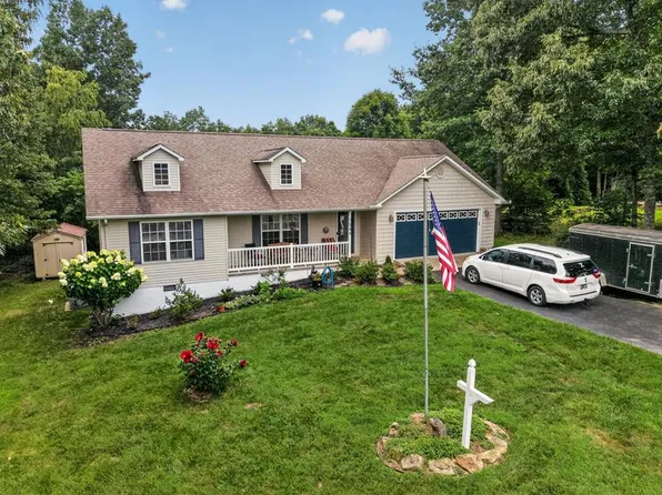 1044 Ackia Dr, Crossville, TN 38572