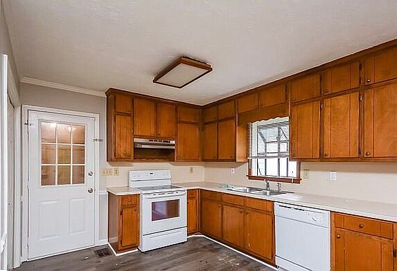 4th image of 1613 Sugar Plum Dr SW