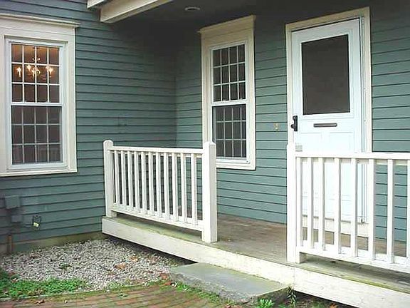 Front porchto mud room