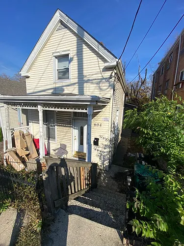 604 Straight St Photo 1