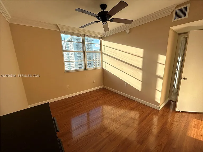 5825 Collins Ave #9C — Photo 36