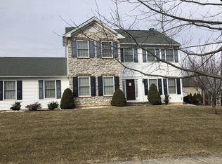 1252 Crofton Dr, Bethlehem, PA 18017