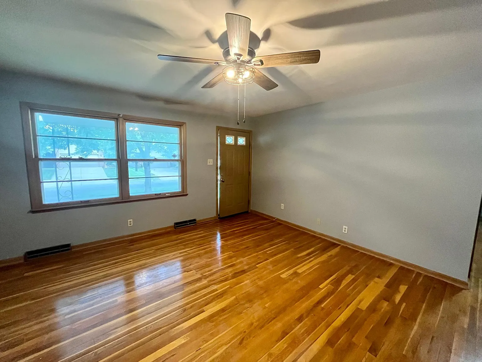 1925 SW Crest Dr — Photo 3