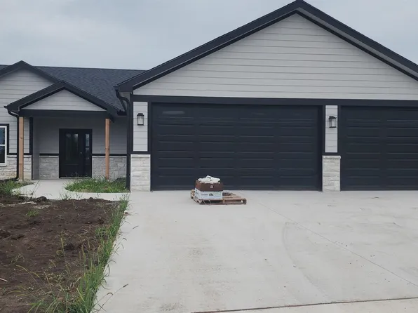 801 Waxwing Dr, Manhattan, KS 66502