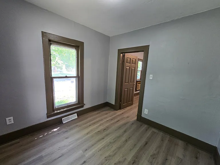 519 Adams St — Photo 13