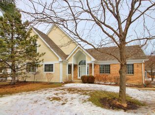 802 Braeman Ct, Libertyville, IL 60048