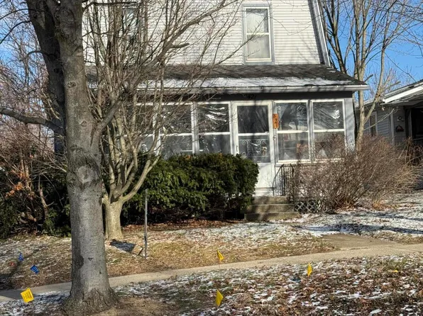 421 E Main St, Fennville, MI 49408