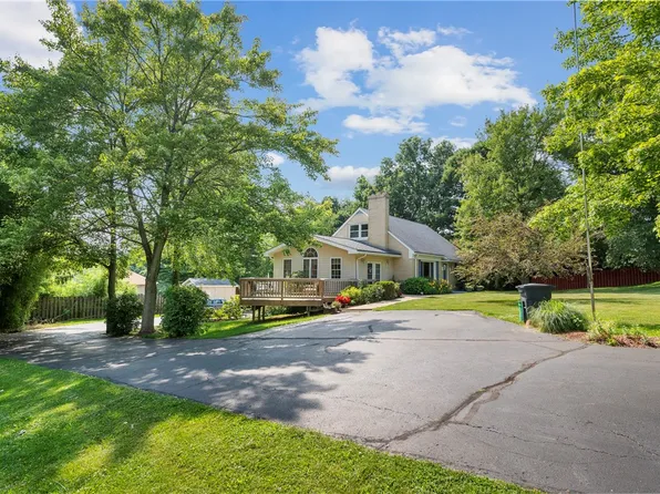 1705 Darlington Rd, Beaver Falls, PA 15010