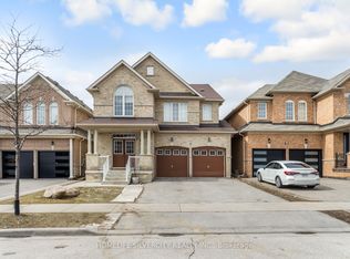 4 Fossil St, Brampton, ON L6P3G6