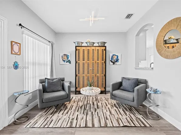 10541 NW 56th Pl, Coral Springs, FL 33076