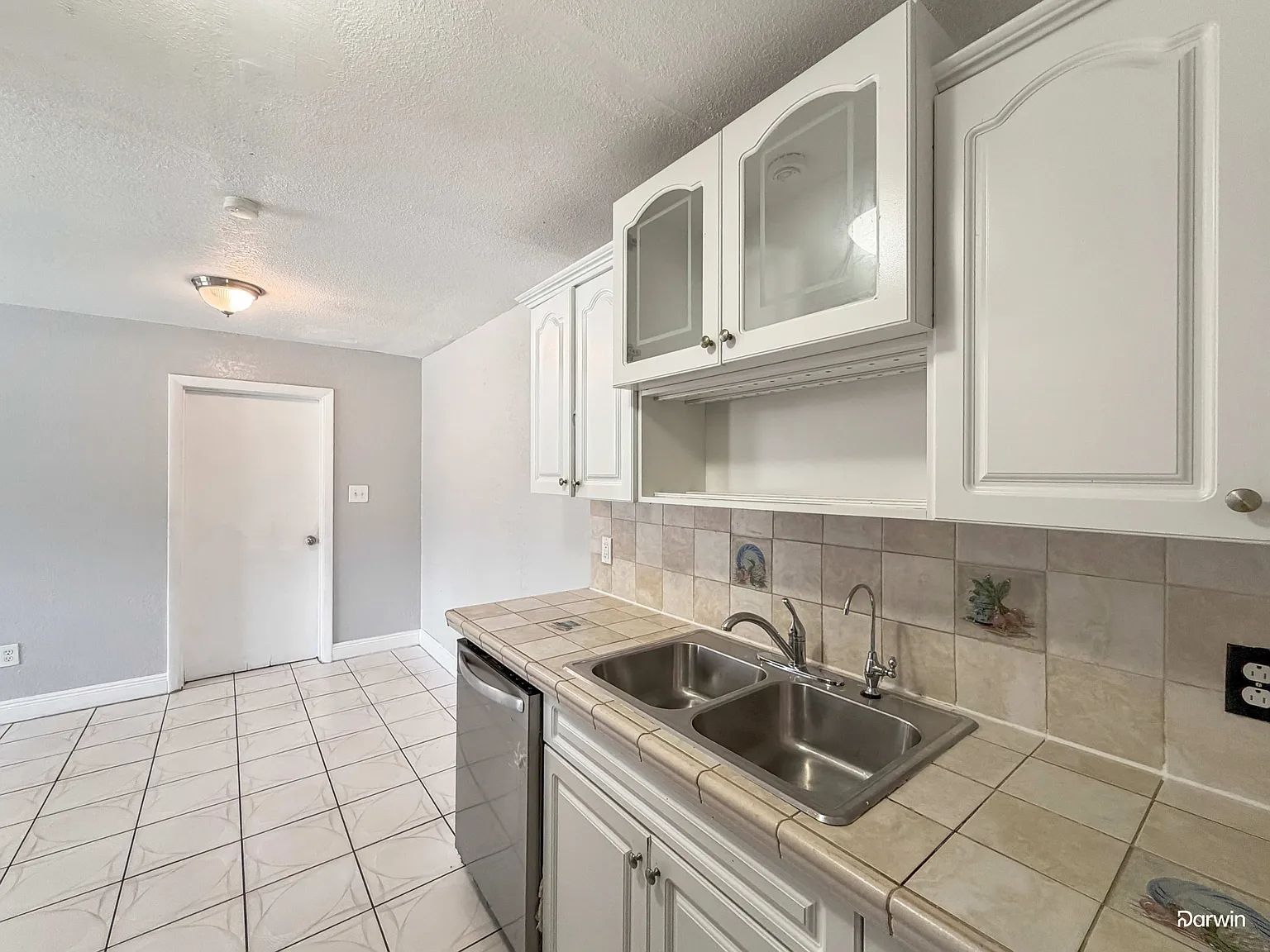 4 bed, 2.0 bath, 1356 sqft, $1,995 — Photo 4