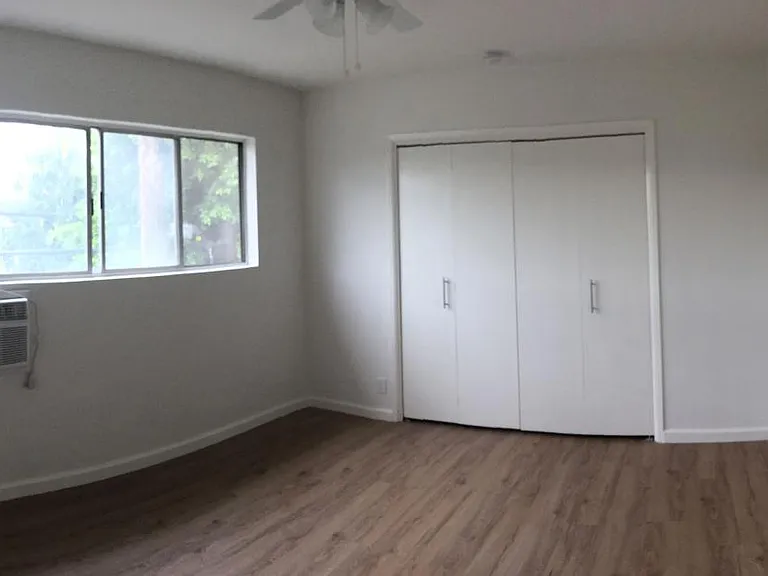 942 N Gardner St #204 — Photo 4