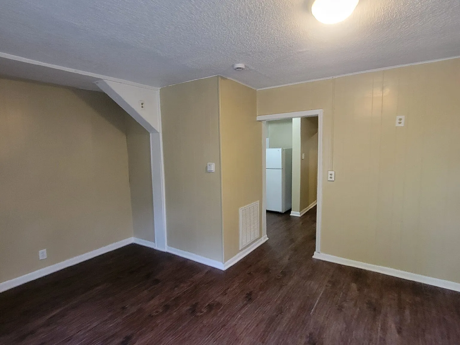 3 bed, 2.0 bath, $975 — Photo 4