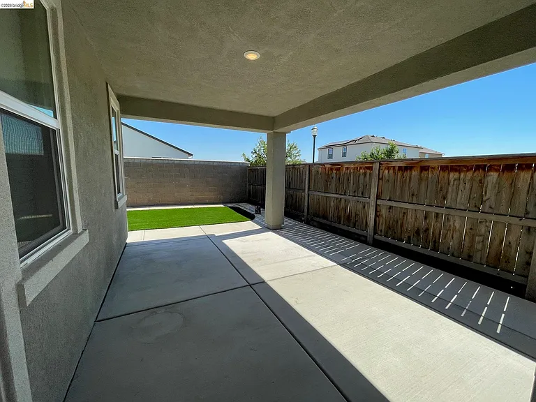 4395 Canada Way — Photo 34