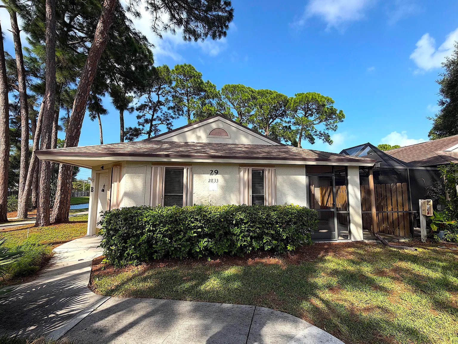 2 bed, 2.0 bath, 1005 sqft, $1,600 — Photo 1