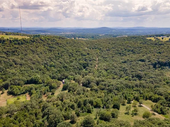 Pug Gayer Rd, Fayetteville, AR 72703