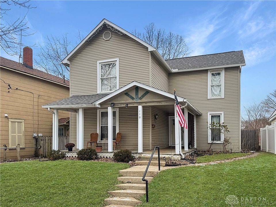 2nd image of 110 Lincoln Pl