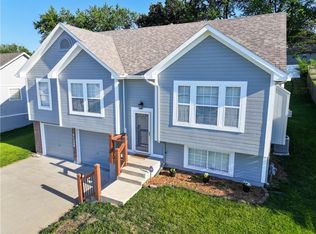 18601 E Bundschu Pl, Independence, MO 64056