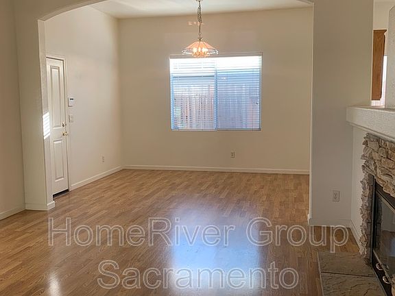 2nd image of 1942 McKinley St