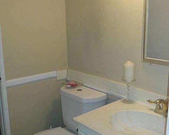 4th image of 15633 Paine St #34