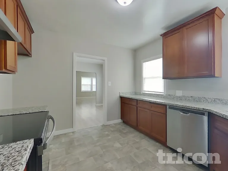 627 Pierce St — Photo 6