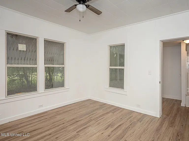 4406 Richard St — Photo 16