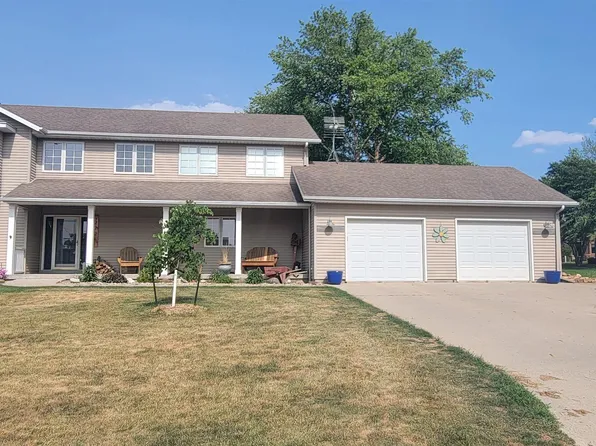 2726 Ashwood Dr, Carroll, IA 51401
