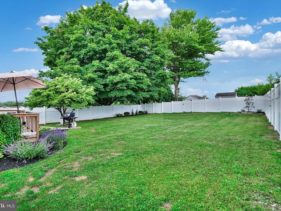 50 1st St, Windsor, PA 17366 Zillow