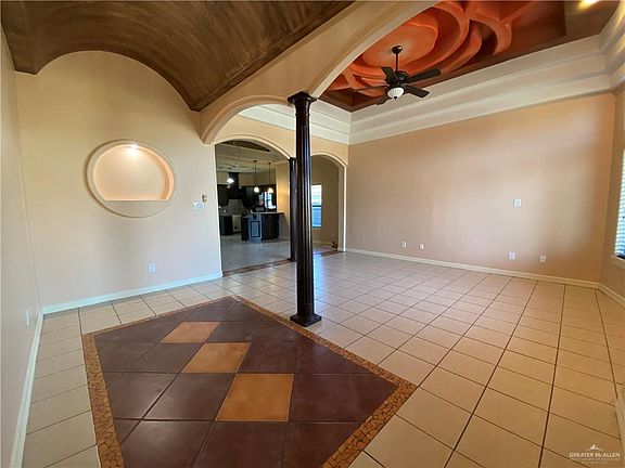 2nd image of 606 S Mina De Oro St
