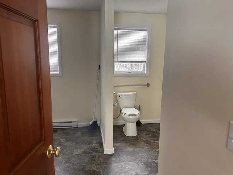 114 Woodview Ln — Photo 6
