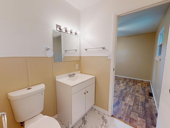 4th image of 3104 W 79th Ct