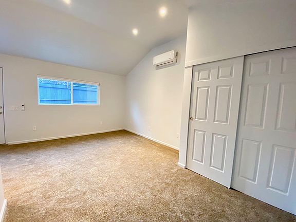 3rd image of 1644 Hillview Pl #B