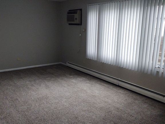 2nd image of 140 Orchard Ct #5