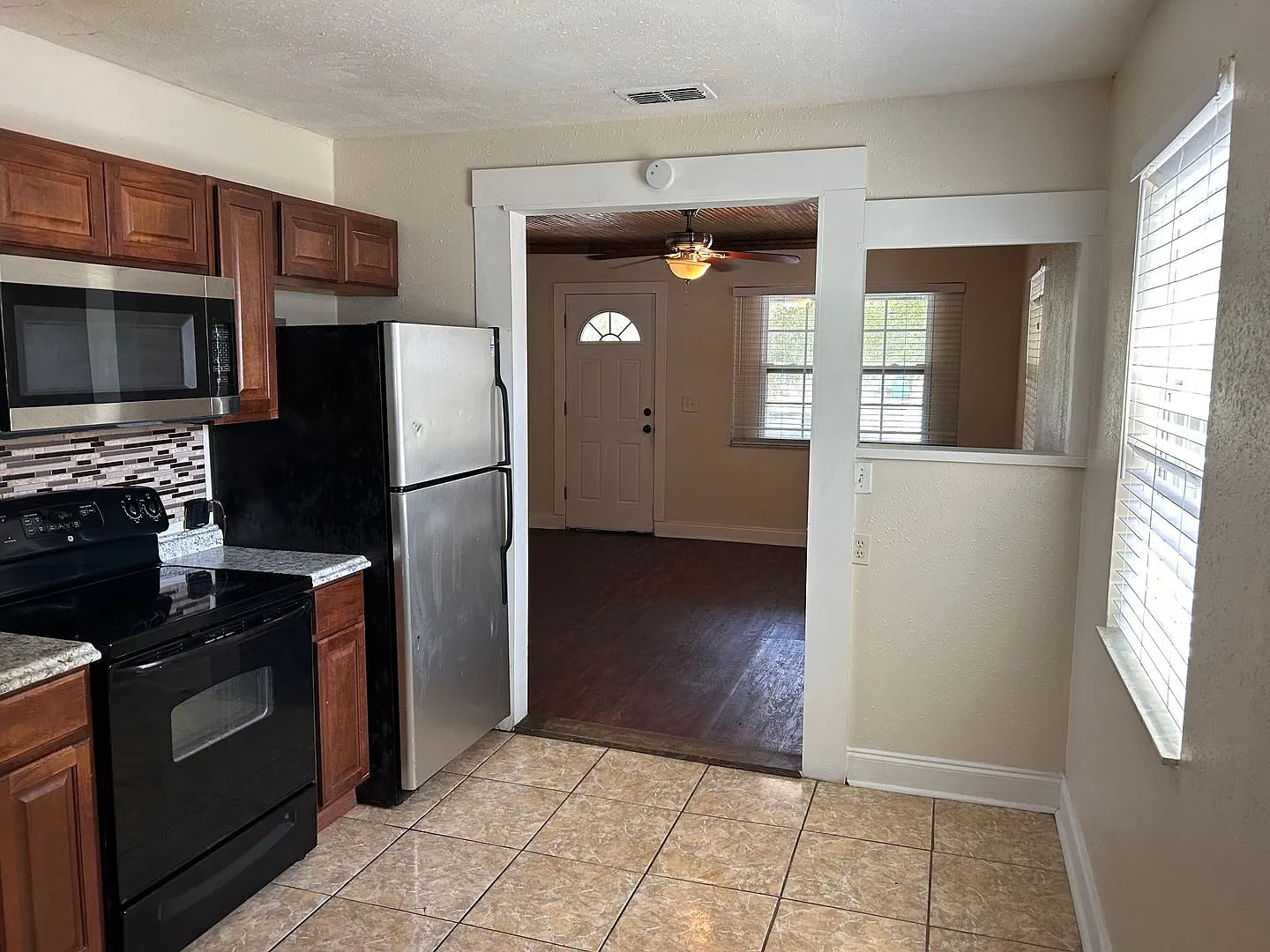 North Hyde Park 2 bedroom 2 bath — Photo 4