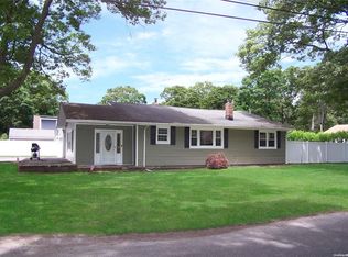 7 Barclay Rd, Mastic Beach, NY 11951