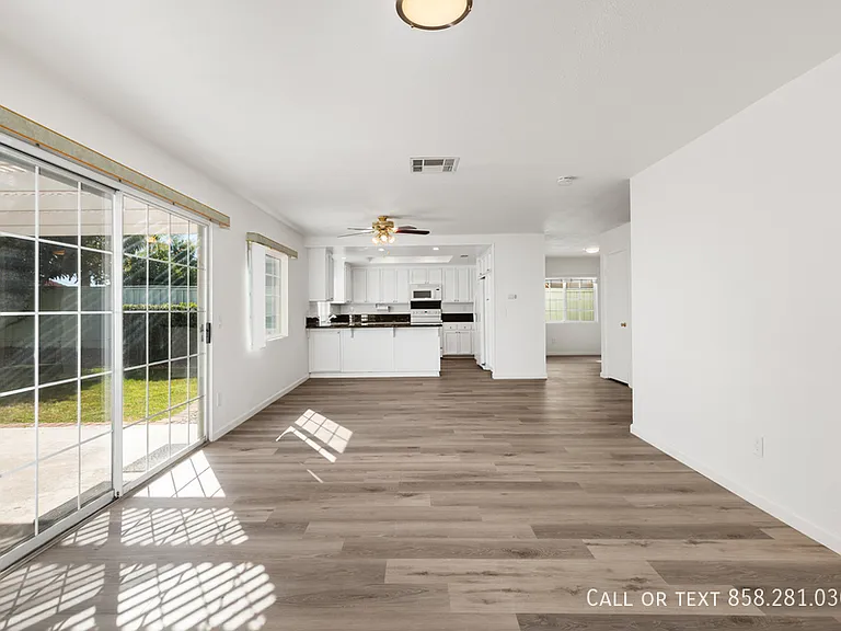 13327 Entreken Ave — Photo 8