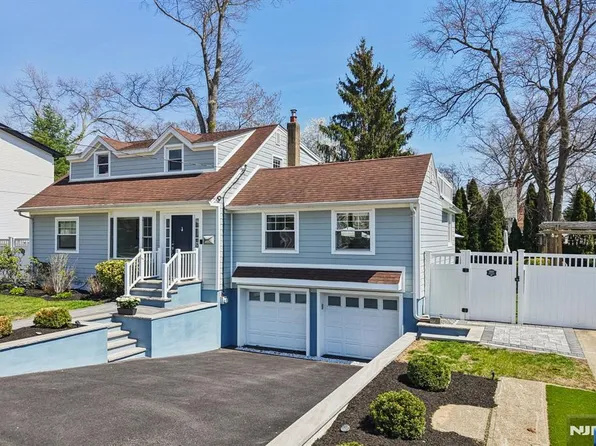 303 Walnut St, Washington Township, NJ 07676